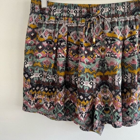Boho Design Multi Color Silky Pull-on Shorts Aztec Print Forever 21 Size Large - Picture 13 of 14